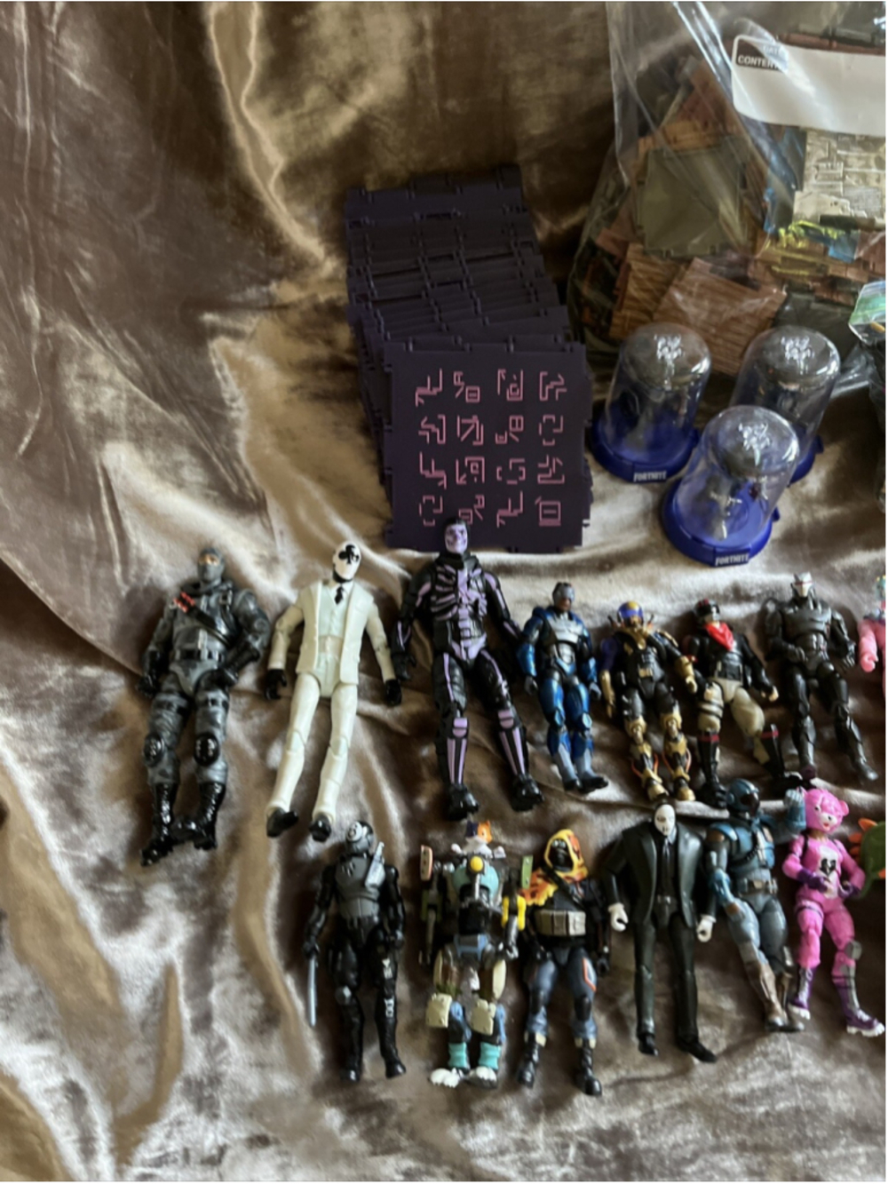 Huge Fortnite Action Figure Lot With Accessories & buildings , 4 wheeler vehicle